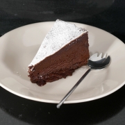 עוגת מוס שוקולד אפויה [בקושי]